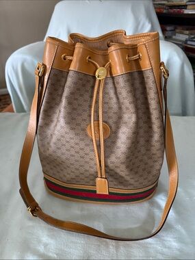 Gucci Brown GG Canvas Bucket Shoulder Bag with Tan Leather Trim